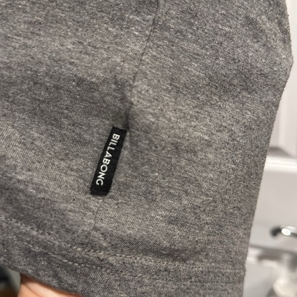 Quicksilver Grey Short Sleeve Logo T-shirt Size Men’s Medium - Picture 4 of 4